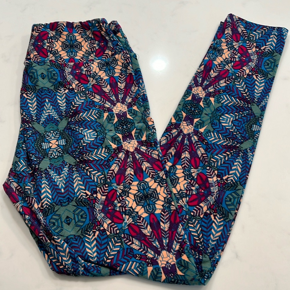 Buttery soft Lularoe leggings in excellent condition.